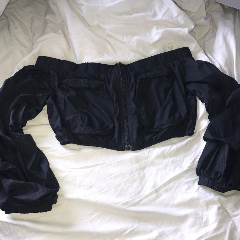 Black edgy long sleeve zip up cropped top.  size L